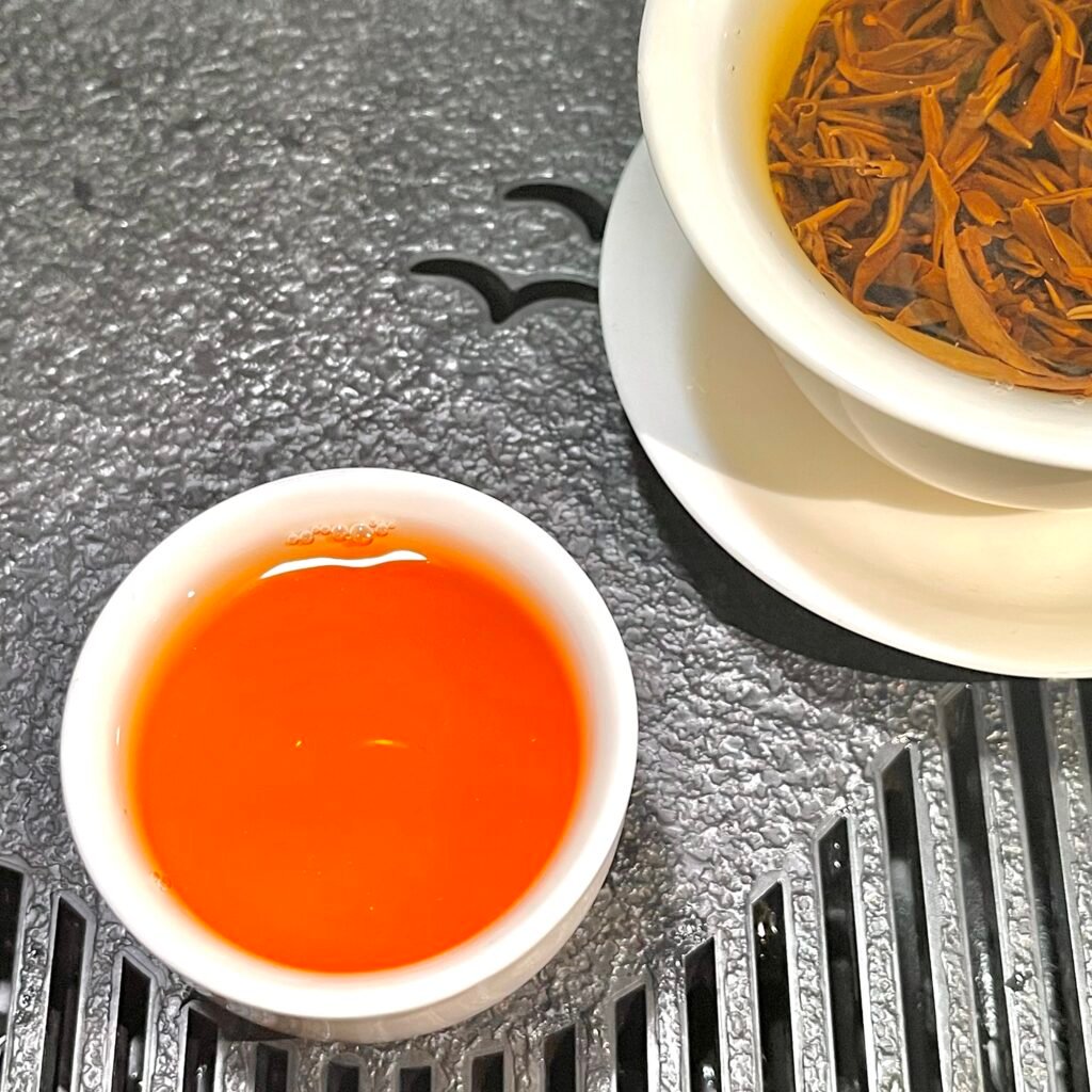 loose leaf Chinese black tea with smooth amber liquor and natural sweetness
